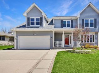 869 Middleton Ln, Bartlett, IL 60103