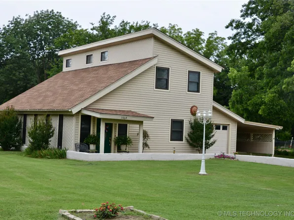 1409 N 5th St, Henryetta, OK 74437