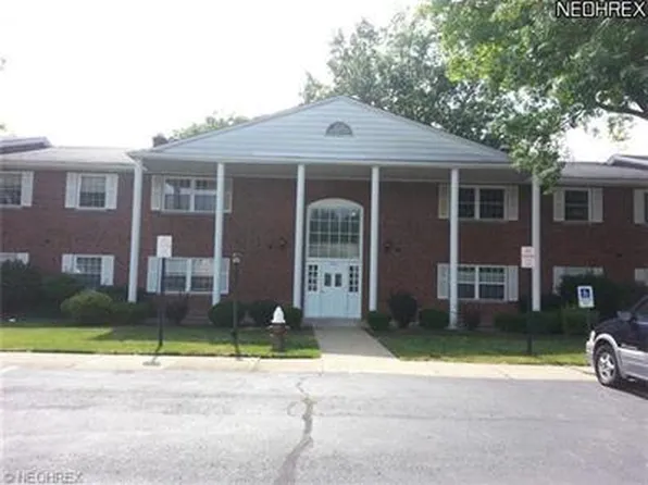 2752 Pease Dr APT 110N, Rocky River, OH 44116