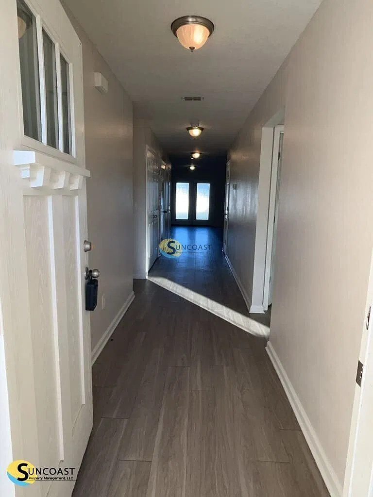 Coming Soon! Gorgeous 4BR/2BA for Rent! — Photo 2