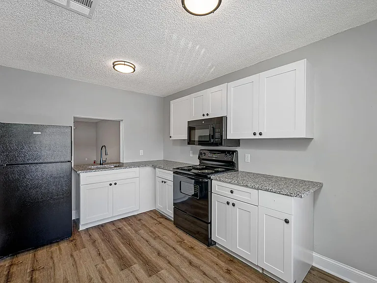 Armature Lake Apartments — Photo 8
