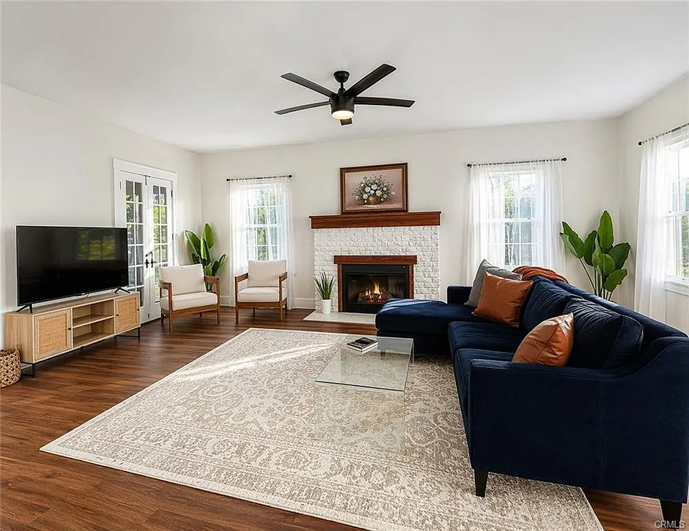 4 bed, 1864 sqft, $4,200 — Photo 2