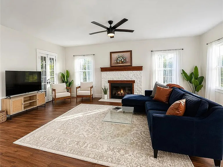 17490 Poplar Ave — Photo 2