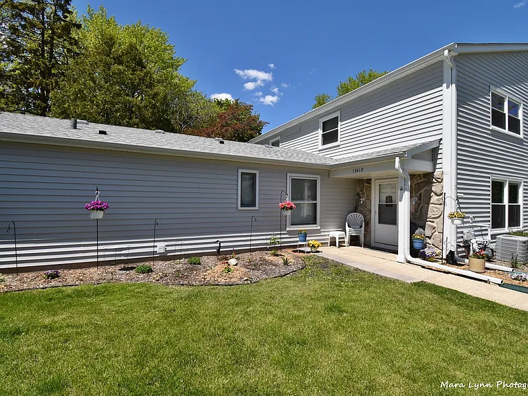 1341 N Glen Cir #D — Photo 6