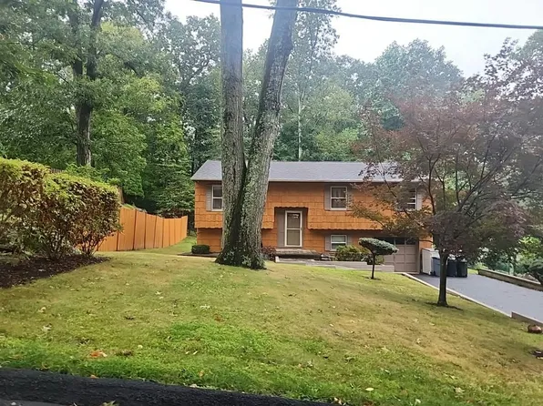 4 Side Hill Trl, Andover, NJ 07821
