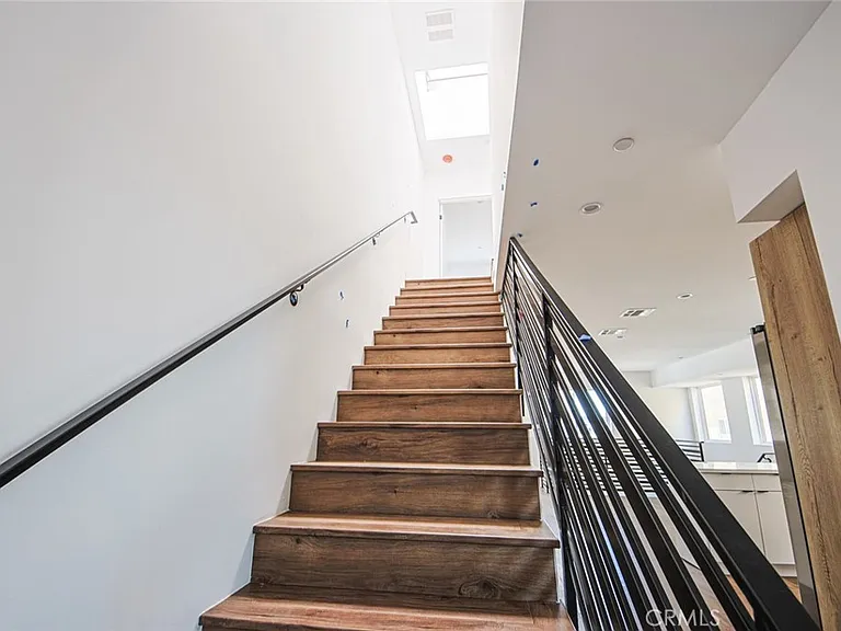 6425 Troost Ave #1/2 — Photo 13