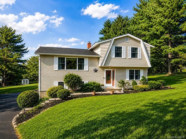 6 Elena Road, Campbell Hall, NY 10916