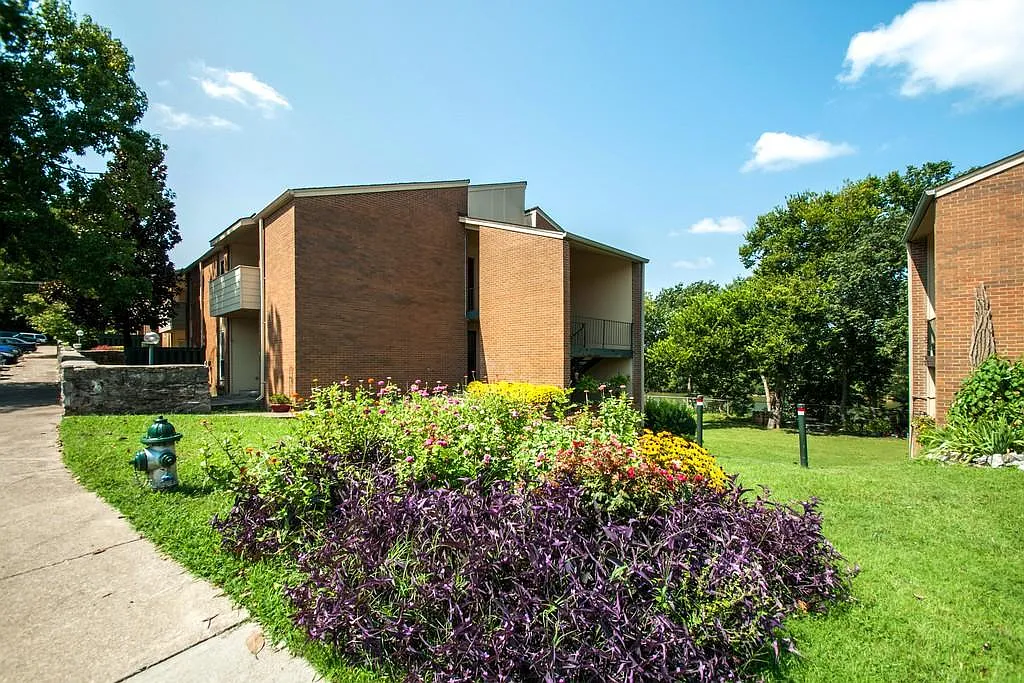 1 bed, 703 sqft, $1,250 — Photo 1