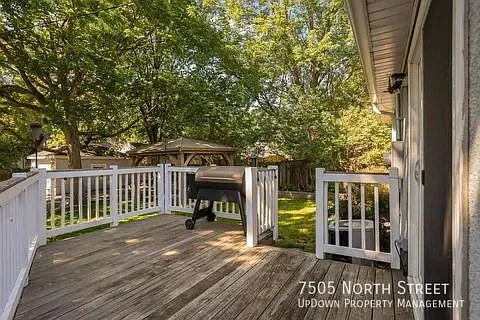 Charming 3-Bed Gem with Hardwood Floors in Saint Louis Park! — Photo 4