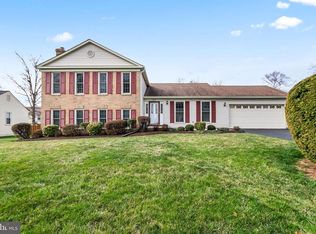 9005 Penn Manor Ct, Springfield, VA 22153