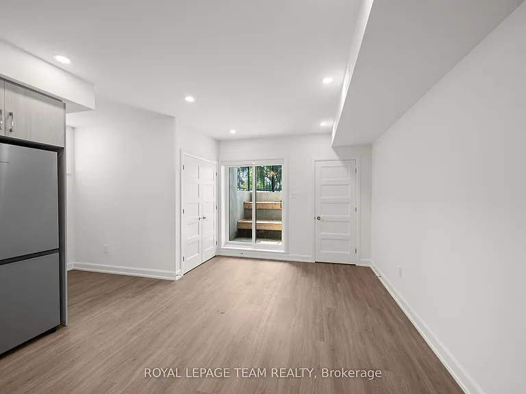 998 Hollington St #LOWER — Photo 8