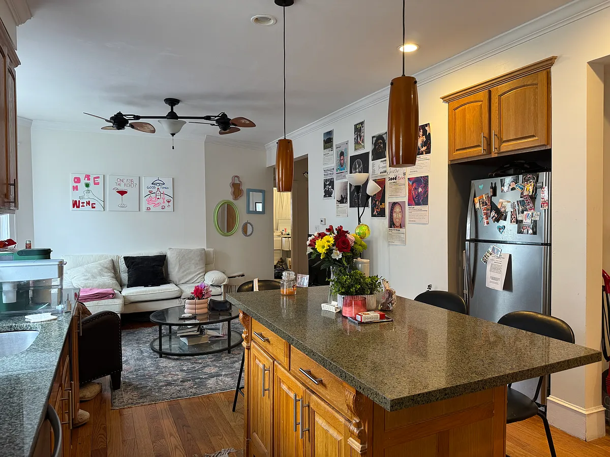 Building Photo - 11 Dawes St #2