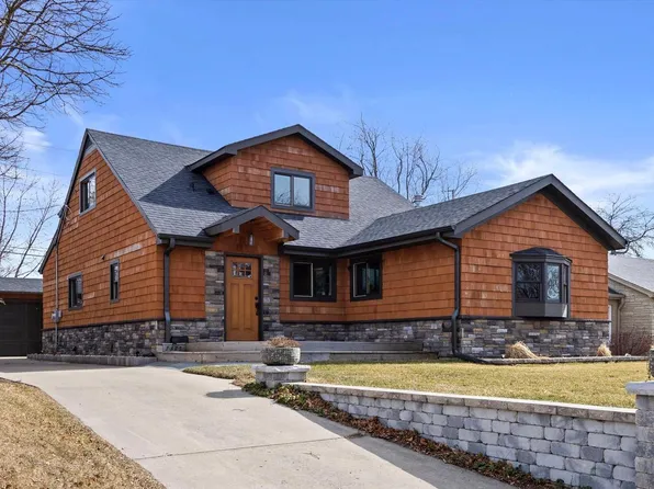 7325 2nd AVENUE, Kenosha, WI 53143