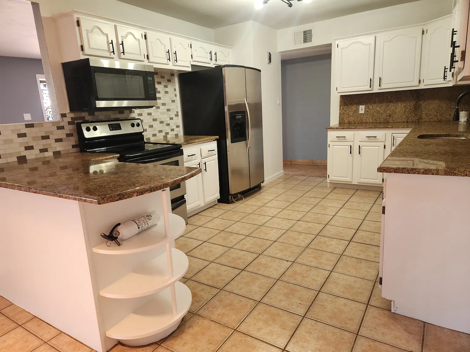 5 bed, 2057 sqft, $2,225 — Photo 4