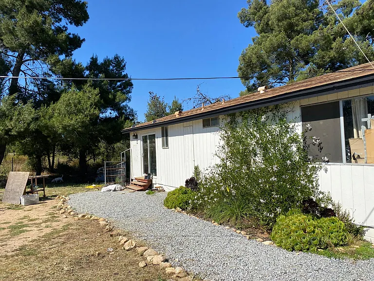 Rainbow Heights Rd — Photo 16