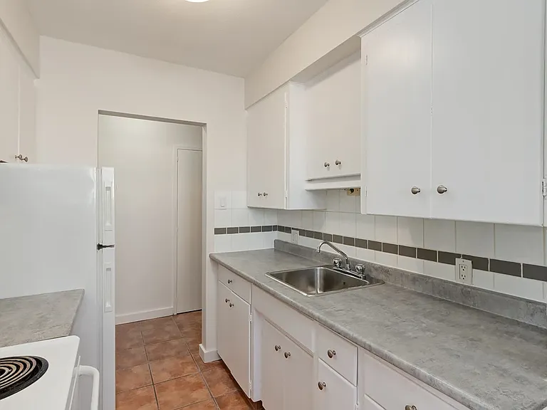 1433 21st Ave SW #6 — Photo 5
