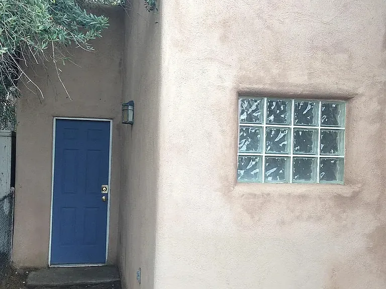 2410 E 1st St #B — Photo 16