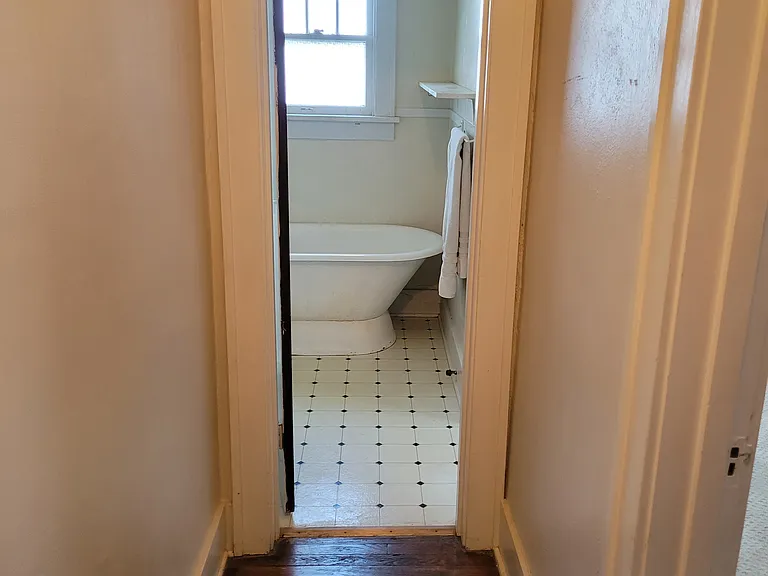411 S Polk St — Photo 7