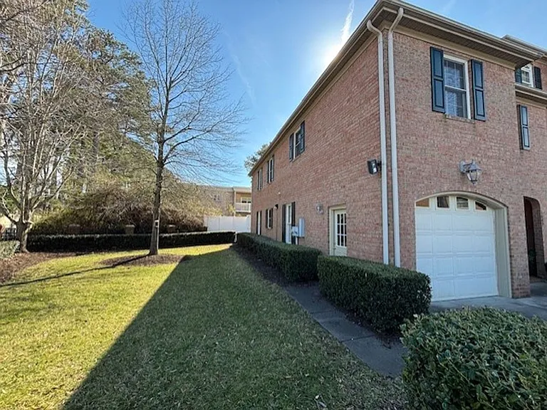 1005 Draketail Ln — Photo 3