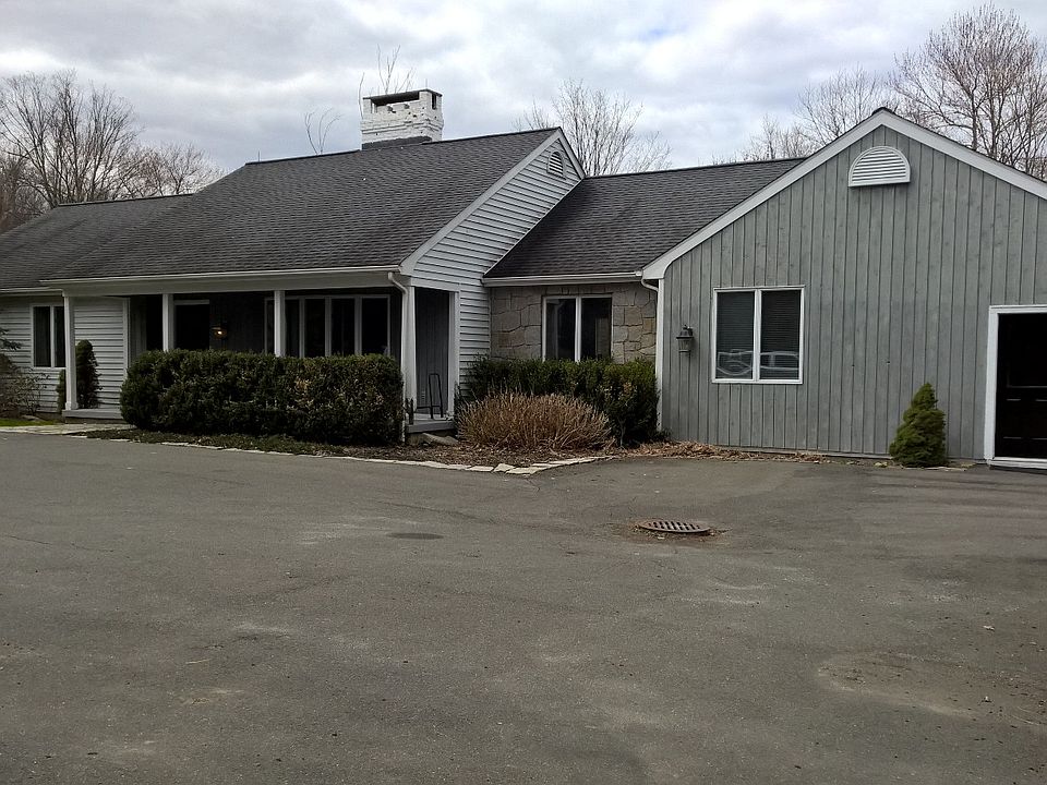 Rambling country ranch