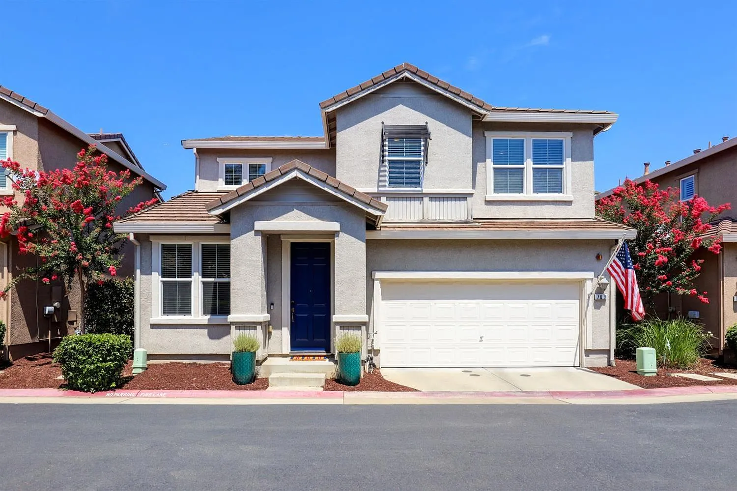 769 Courtyards Loop photo 1