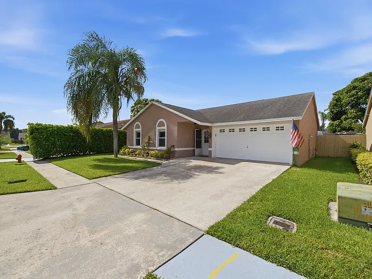 5635 Lake George Pl — Photo 3