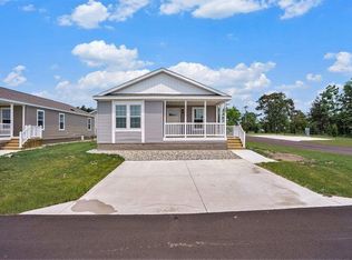 1283 E Ellis Rd #13, Norton Shores, MI 49441