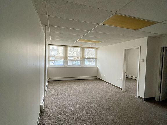 3rd image of 179 Grand St #17