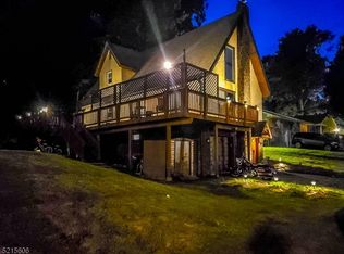 10 Schwarz Blvd, Lake Hopatcong, NJ 07849