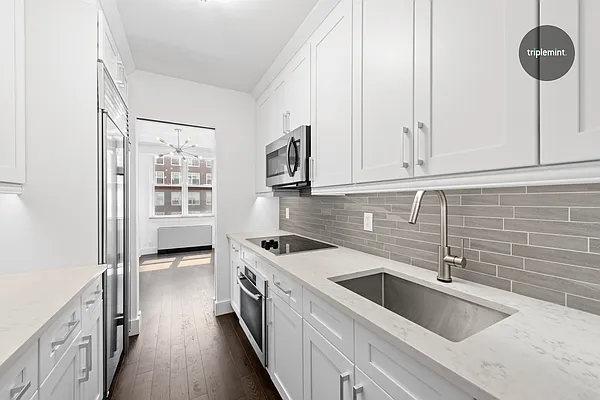 Sold by Triplemint | media 13