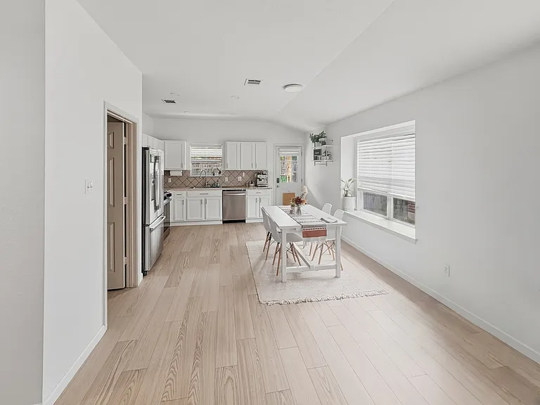 436 Grey Feather Ct — Photo 3