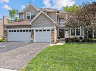 1700 Edgewood Dr, Algonquin, IL 60102
