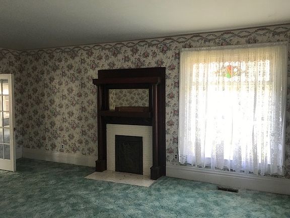 5th image of 206 Garrett Ave