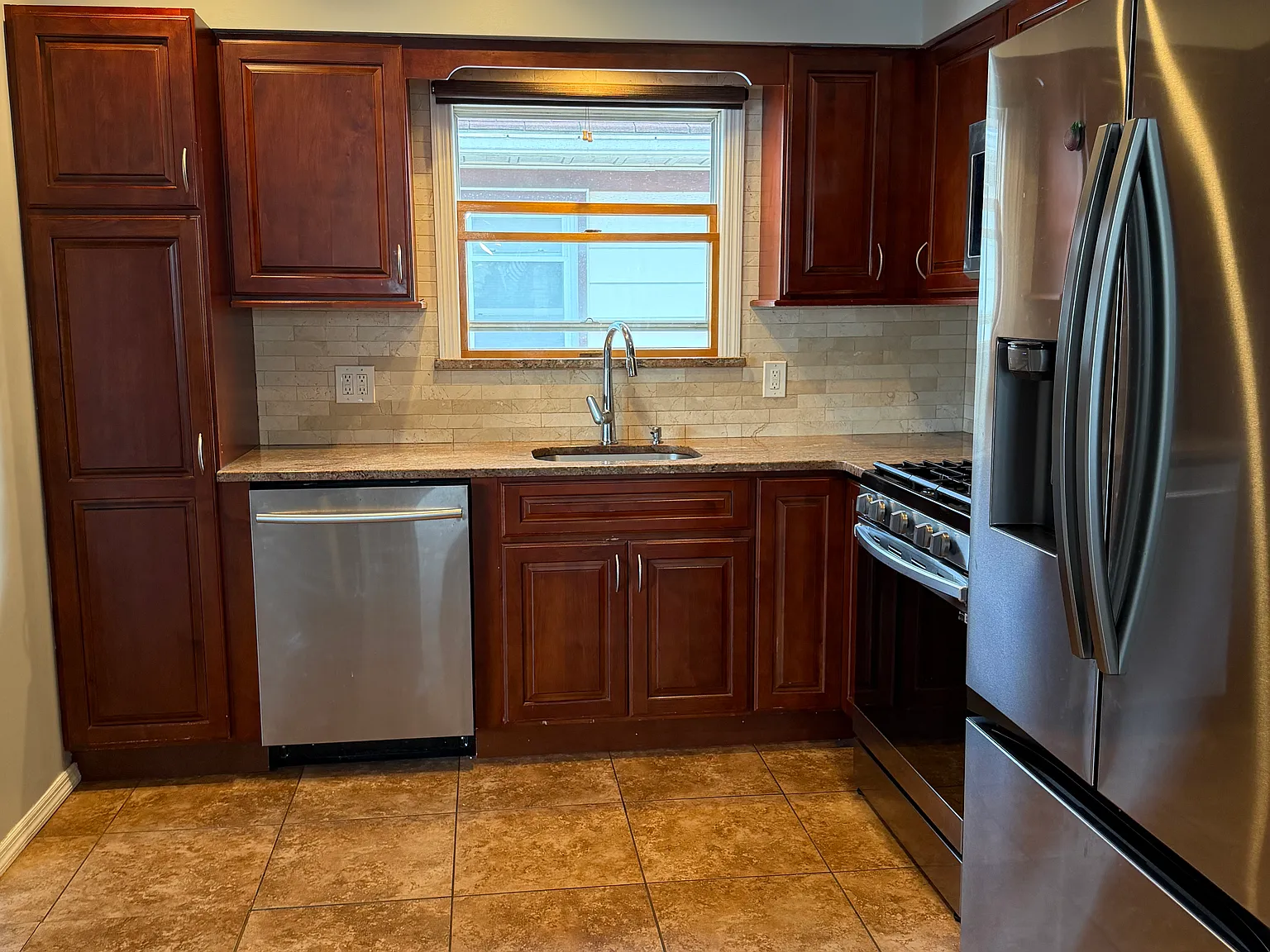 16th Ave, Whitestone — Photo 4