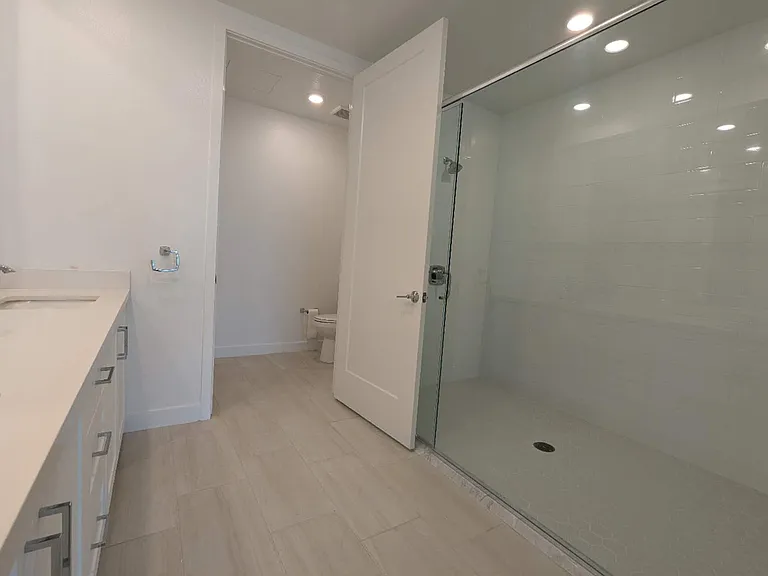 3504 Rivington — Photo 2