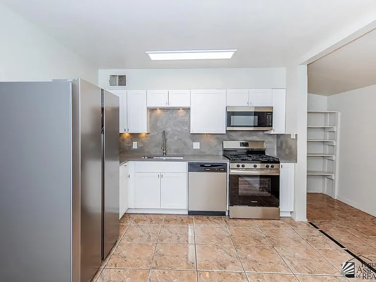 2743 S Mesa Ave — Photo 6