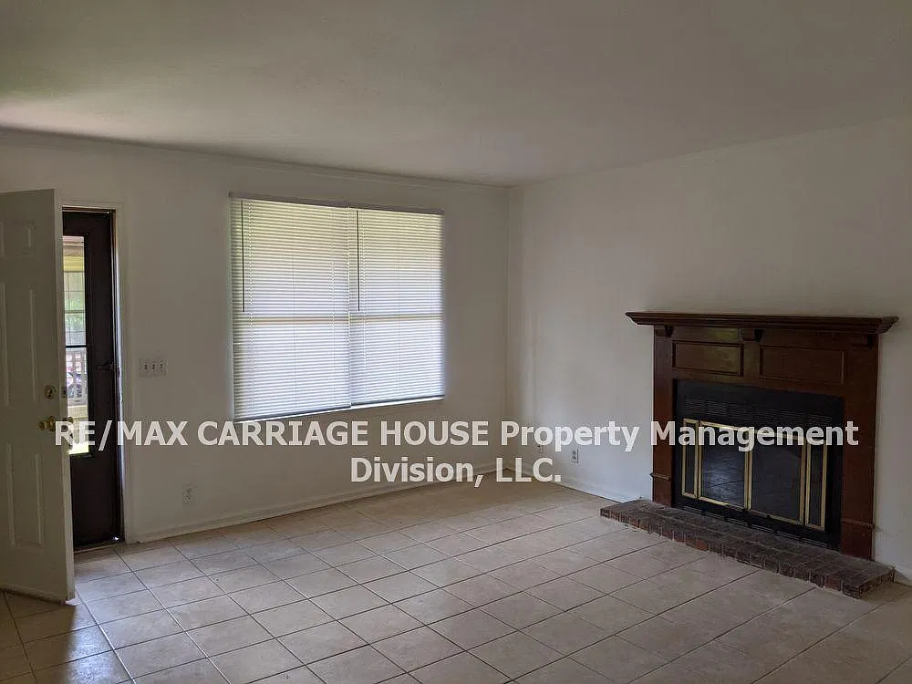 1322 Quail Valley Rd — Photo 4