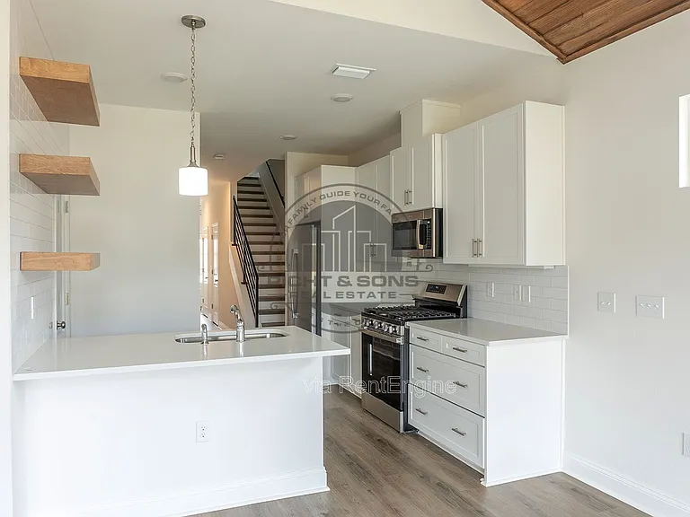 1414 Landon Hills Dr — Photo 3