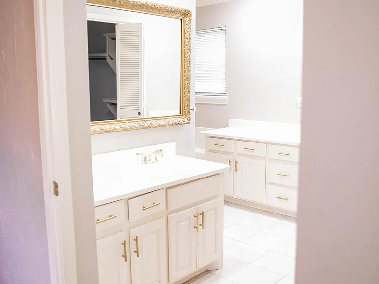 301 Santa Clara St — Photo 17