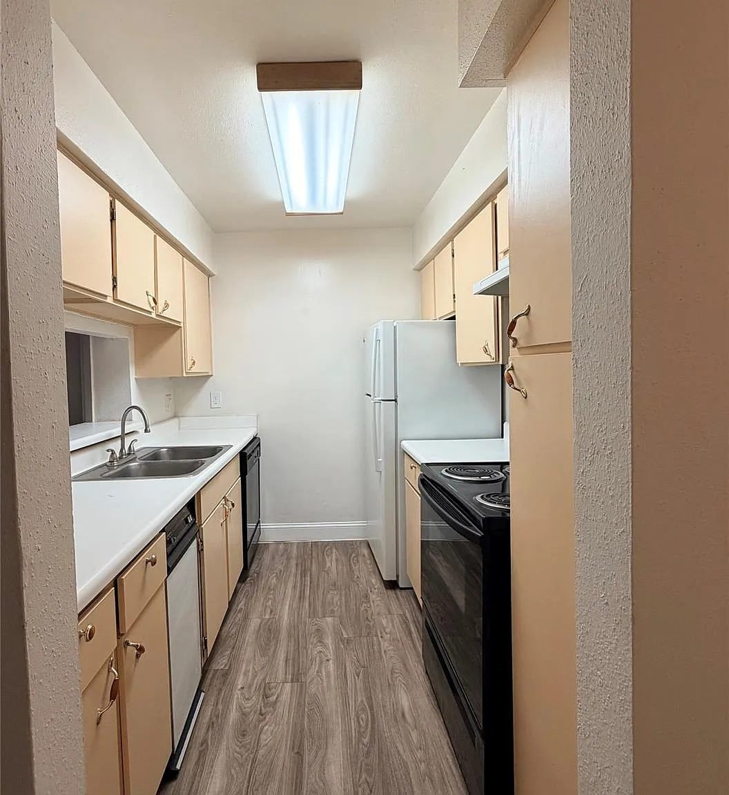 2 bed, 1.5 bath, 950 sqft, $1,200 — Photo 3