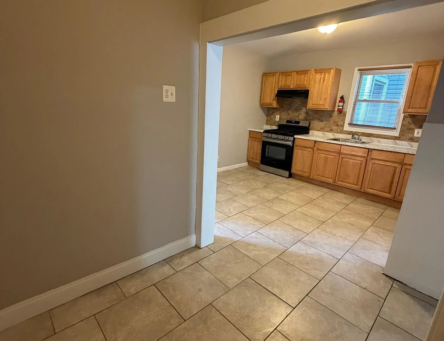 76 Halstead St — Photo 3