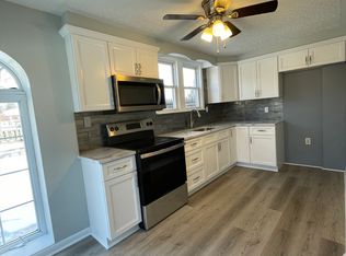 57 W Lawn Ave, Reading, PA 19609