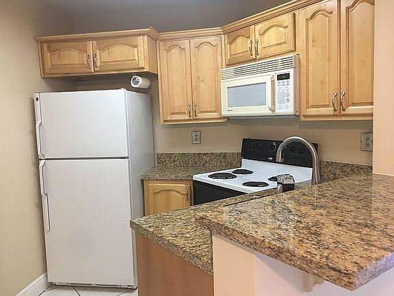 5th image of 690 W Park Dr APT 208-2