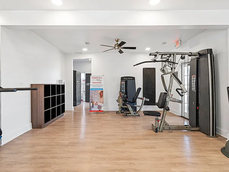 Houston Lake Apartments — Photo 14