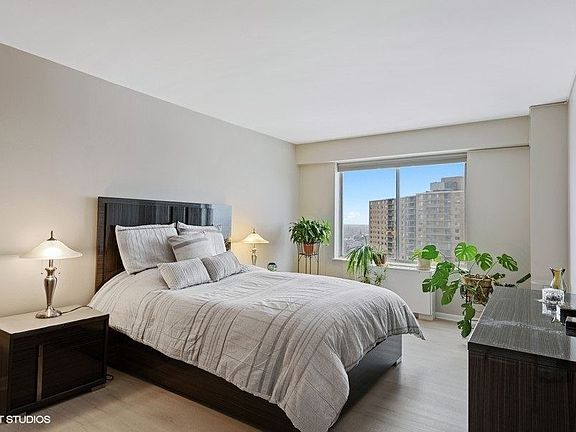5th image of 7061 N Kedzie Ave Suite 1215