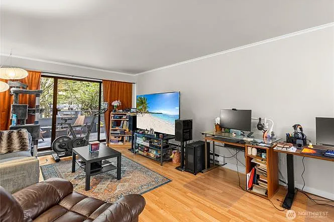 7930 SE 34th St #203 — Photo 5