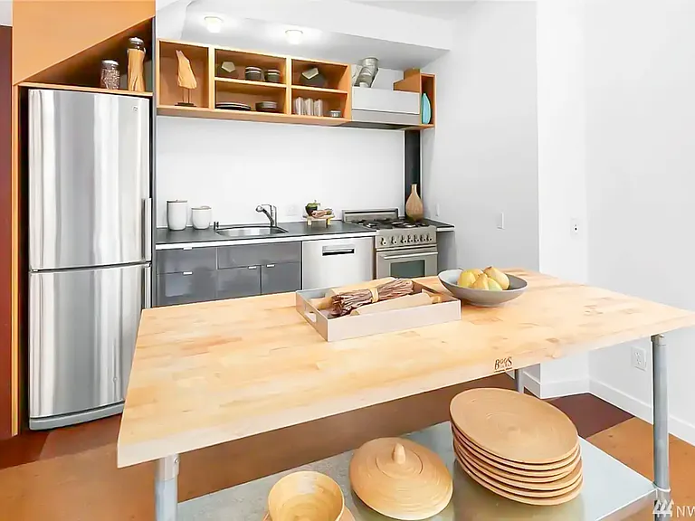 1826 E Yesler Way — Photo 17