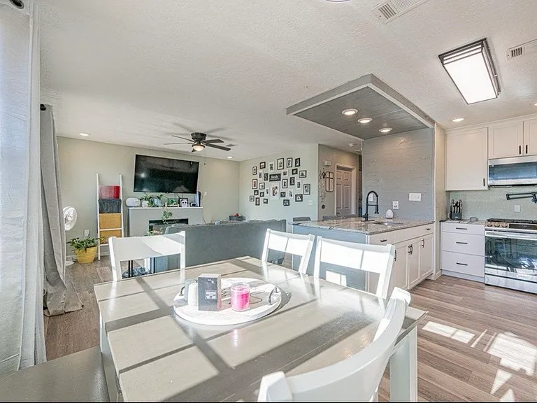621 N Goldsmith St — Photo 18