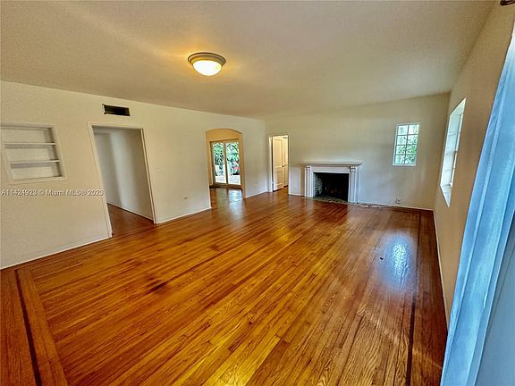 4th image of 620 Palmarito Ct #1