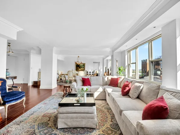 535 East 86th Street 21B image 2 of 18